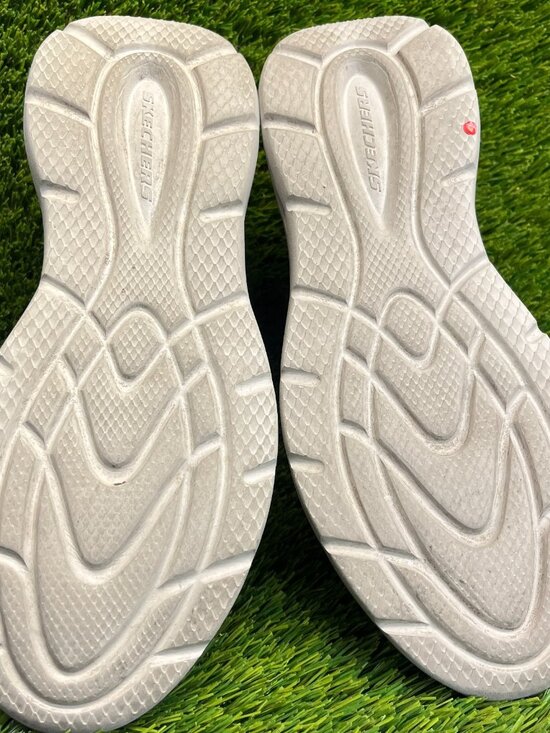 Skechers Max Cushioning Mens Size 7.5 Gray White Walking Slip-On Shoes Sneakers main image 7